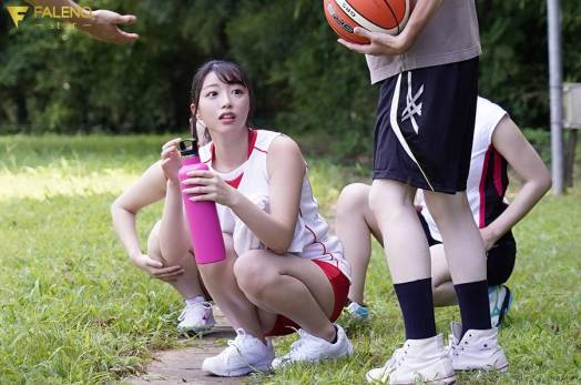 FSDSS-943 Tôi đã bị cô bạn gái xinh đẹp cắm sừng Yoshizawa Ria