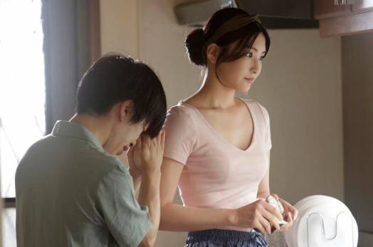 Địt luôn chị gái xinh đẹp khi nhờ chị dạy hôn khi sắp có bạn gái